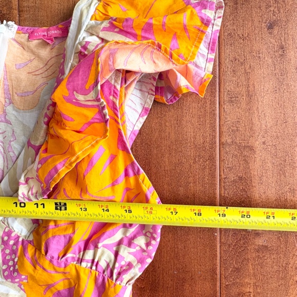 Flying Tomato x Anthrolopogie Abstract V-Neck Peplum Top M - Picture 7 of 13